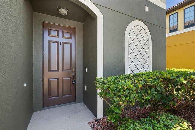 Building Photo - 700 Ventura Dr