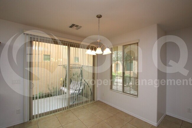 Building Photo - 9218 W Meadow Dr
