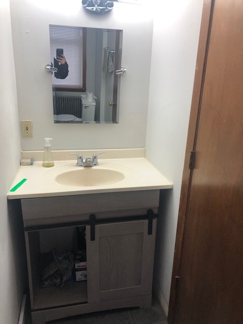 Bathroom - 1517 N Jefferson St