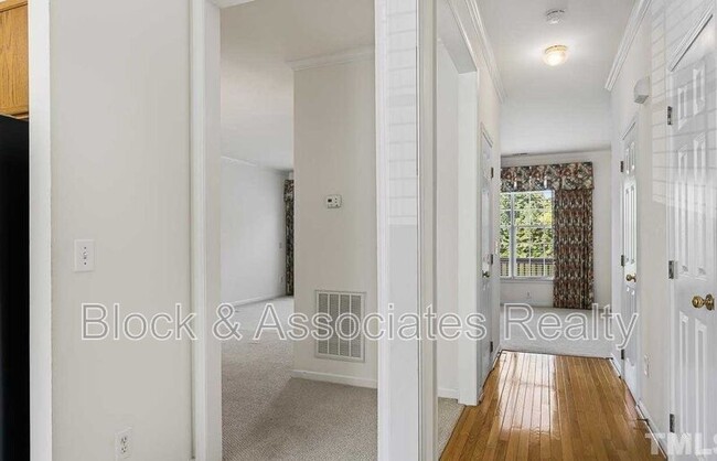 Building Photo - 304 Nottinghill Walk