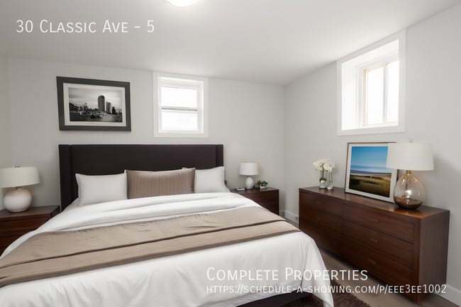 Building Photo - Bright and Spacious 2 Bedroom Unit