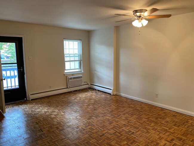 Interior Photo - Ardglen Gardens