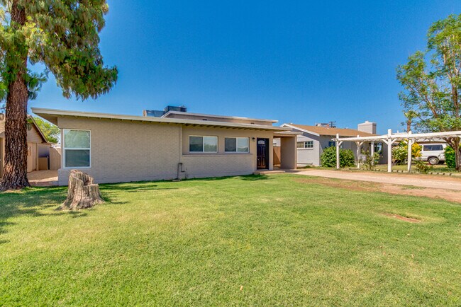 Building Photo - Remodeled Glendale Home