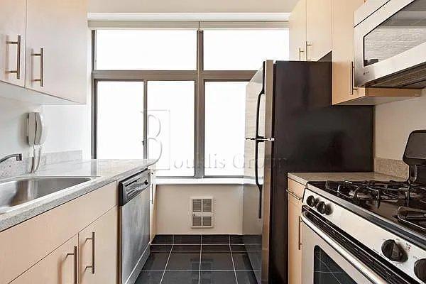 Foto del edificio - 3 bedroom in NEW YORK NY 10006
