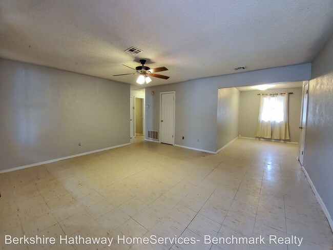 Building Photo - 3 br, 1 bath House - 601 Butler Drive