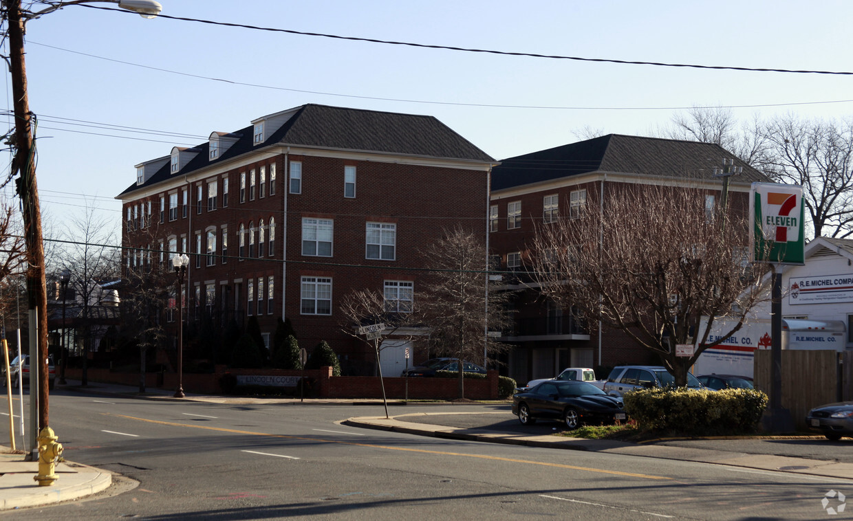 Foto del edificio - Lincoln Courts