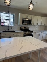 Building Photo - 1803 S Park St