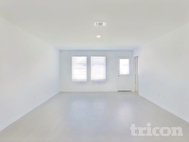 Building Photo - 3009 fantasy Terrace Dr