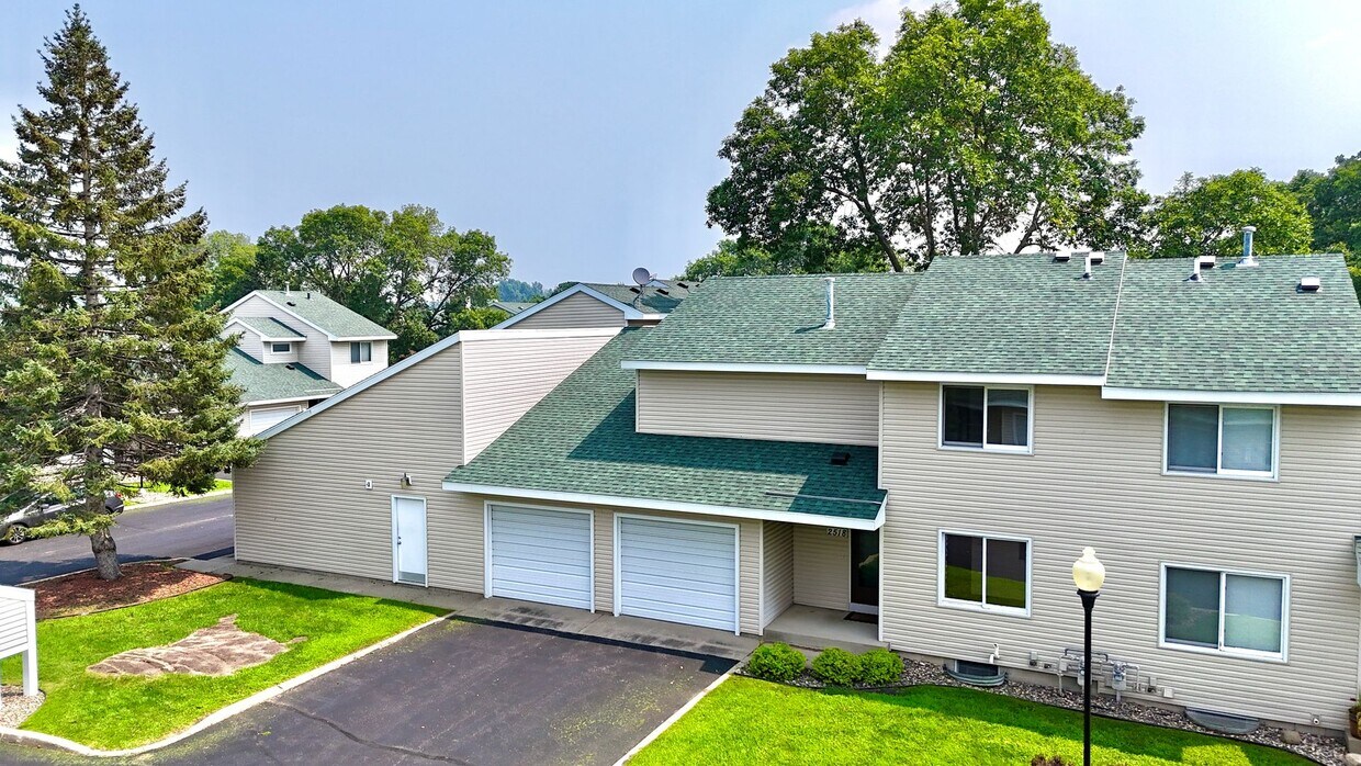 Foto principal - 3 Bedroom Townhome in St. Cloud