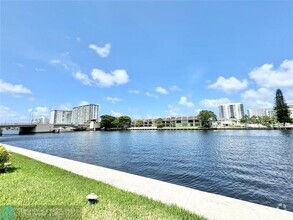 Building Photo - 2900 NE 14th Street Causeway