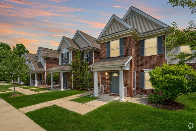 Private Entrance - The Pointe at Canton