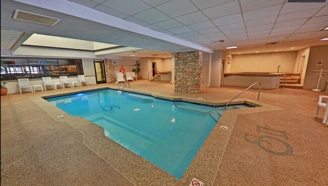 Foto del edificio - 490 Kings Crossing Rd