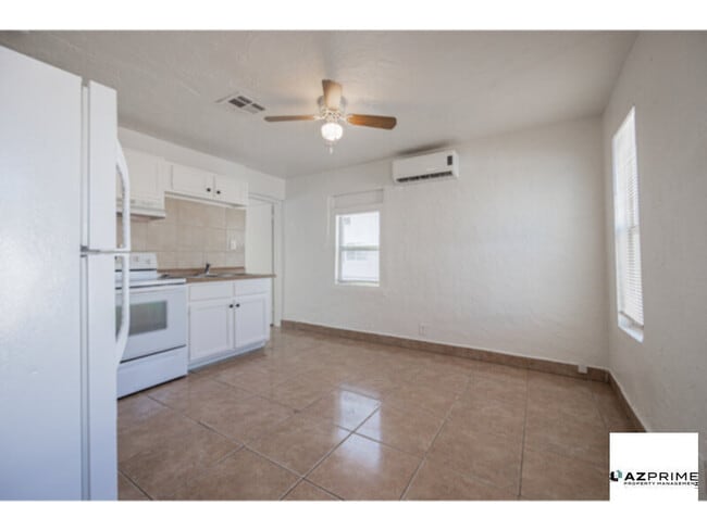 Building Photo - $750 OFF 1ST MONTH'S RENT MOVE IN SPECIAL!...