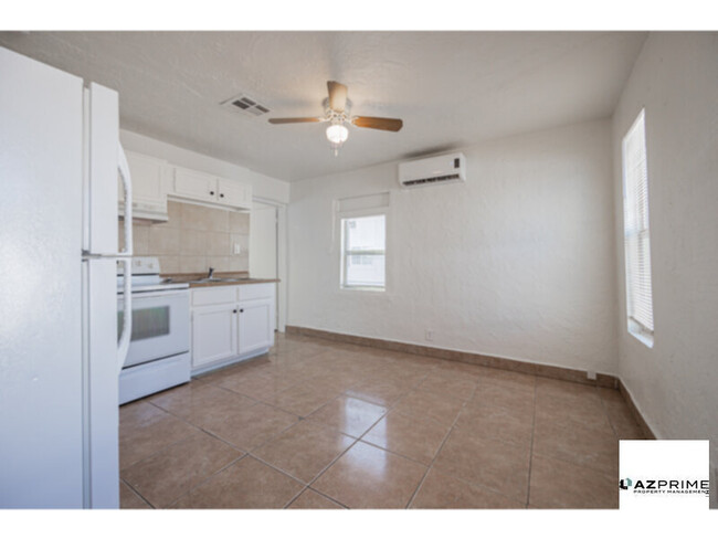 Building Photo - Modern 2/1 Phoenix Apartment Near ASU &amp...