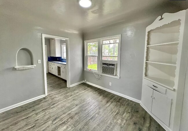 Building Photo - 4236 E Ball Ave