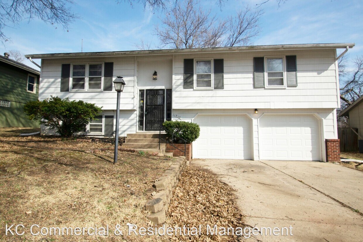 11913 Bennington Ave, Grandview, MO 64030 House Rental in Grandview