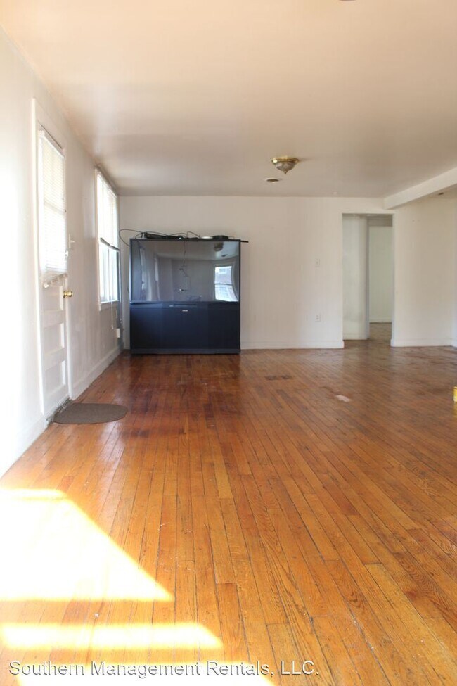 Foto del edificio - 3 br, 2 bath House - 3A Hanover St. 2nd Floor