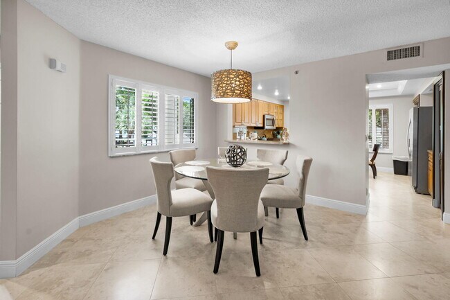 Foto del edificio - 15321 Strathearn Dr