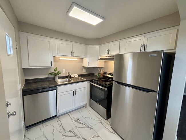 Building Photo - Catalpa Crossing Apartments