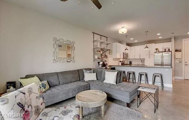 Building Photo - 1 br, 1 bath Condo - 2801 DULCE LANE 703 U...
