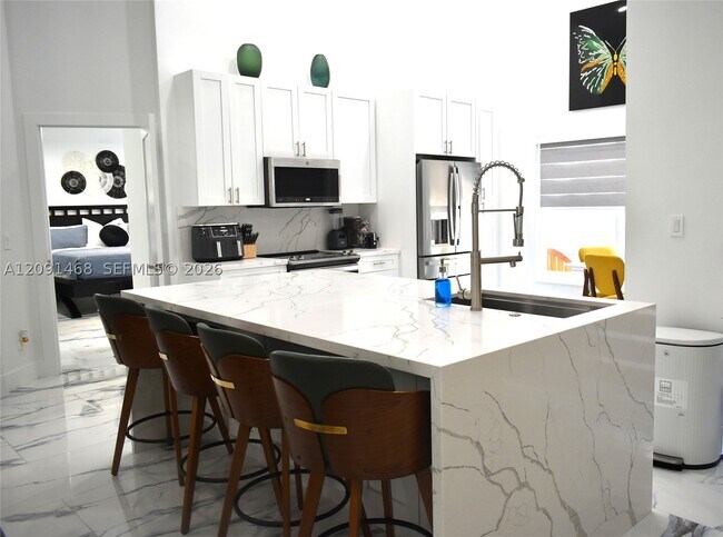 Foto del edificio - 6810 NW 28th Pl