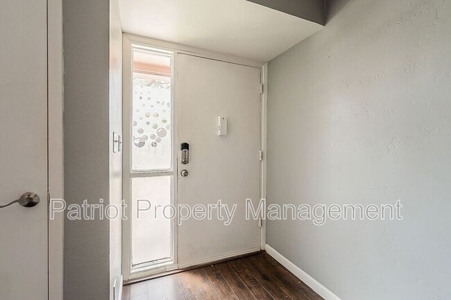 Foto del edificio - 8331 E Thomas Rd