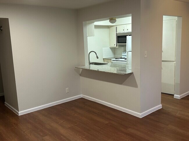 Foto del edificio - 10825 Greenwillow St