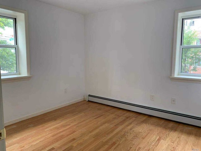 Foto del edificio - 185-11-185-73 73rd Ave