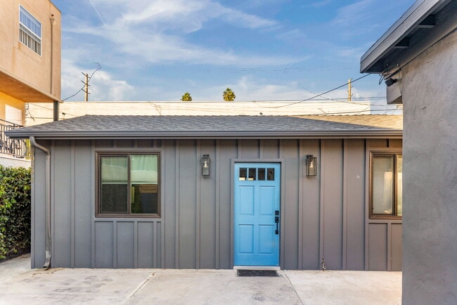 Building Photo - 6029 Eleanor Ave