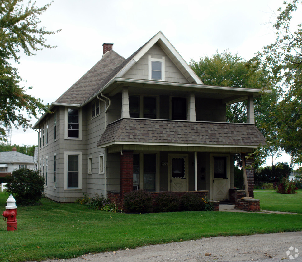 Primary Photo - 829 Dearborn Ave