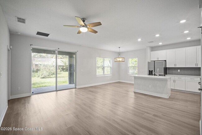 Building Photo - 330 San Marino Rd SW