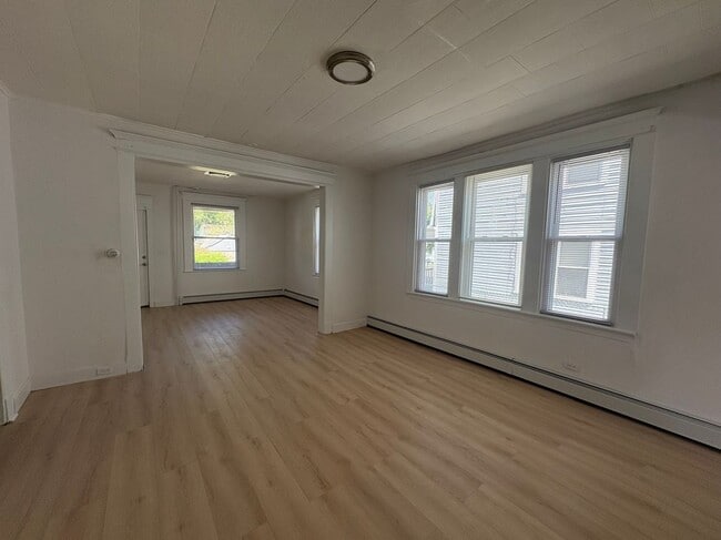 Building Photo - 127 Pearl St