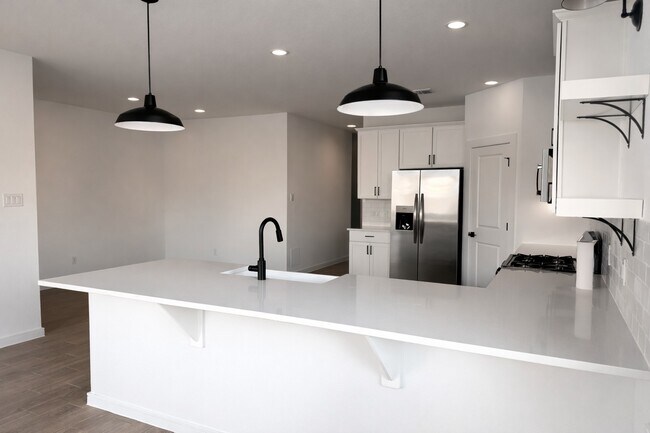 Foto del edificio - 8438 Bay Rdg Cir