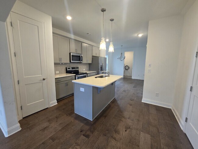 Foto del edificio - 927 NANCE LN, LEBANON TN