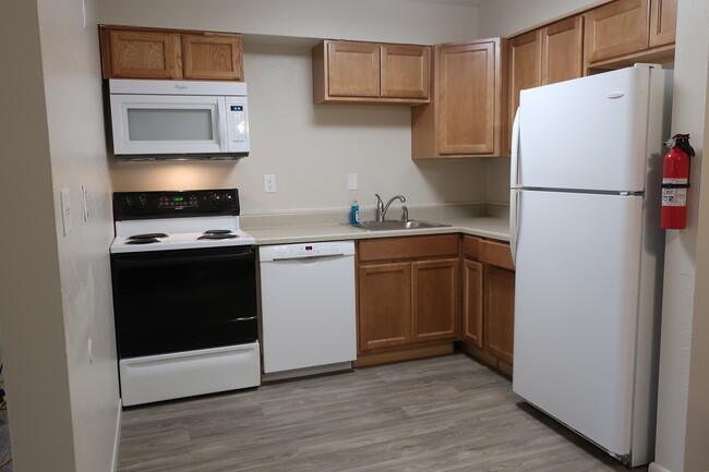 Kitchen 3 - Walnut Knoll Apartments