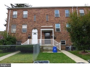 Building Photo - 3556 Woodhaven Rd