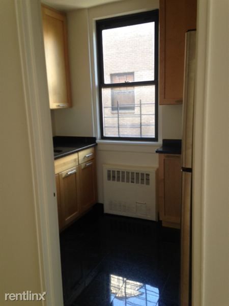 Building Photo - 439 E 79th St