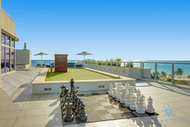 Building Photo - 111 N Ocean Dr