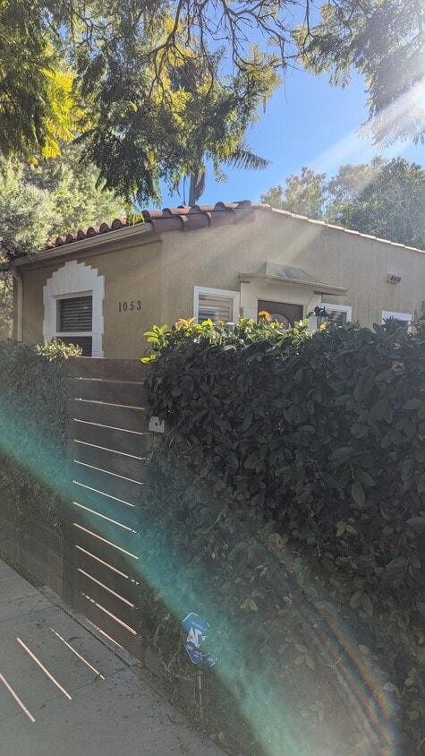 Primary Photo - 1053 6th Ave