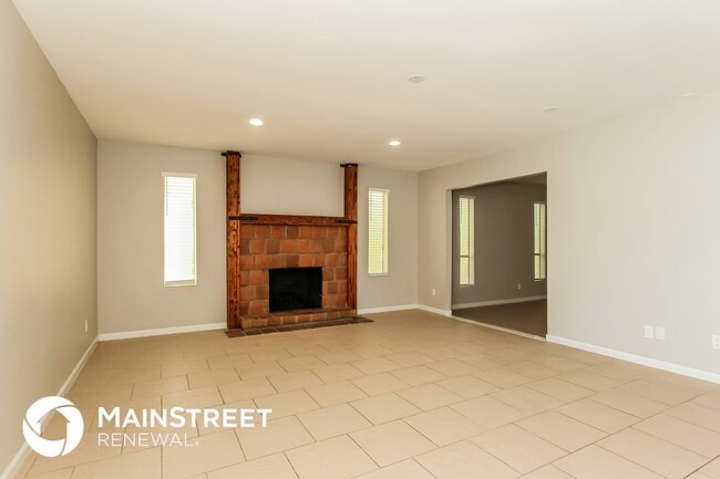 Building Photo - 10412 W Calle De Edens