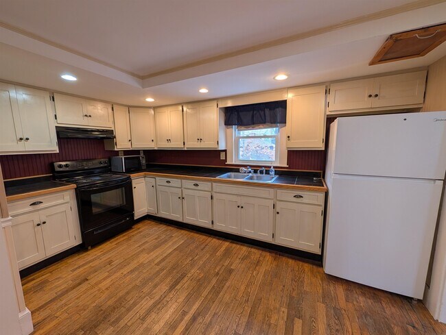 Foto del edificio - 30 Pleasant St