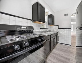 Building Photo - 222 Henquin Dr