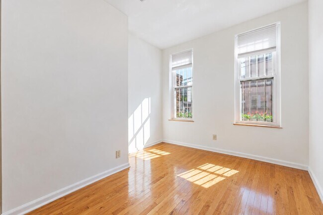 Foto del edificio - 420 Monroe St