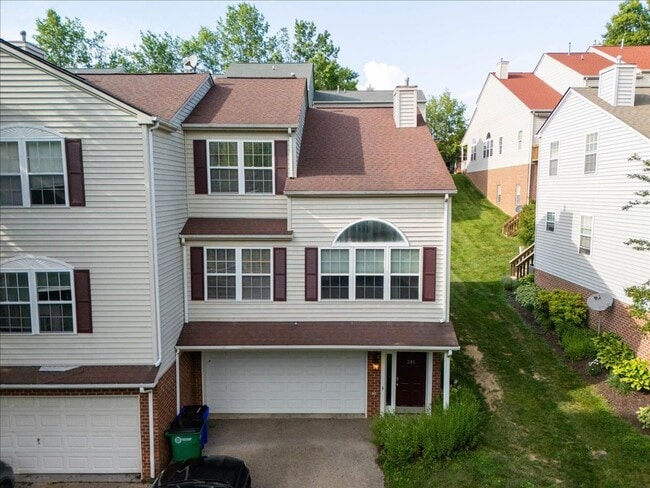 Modern Townhome in Prime Location - Christ... - Modern Townhome in Prime Location - Christ...