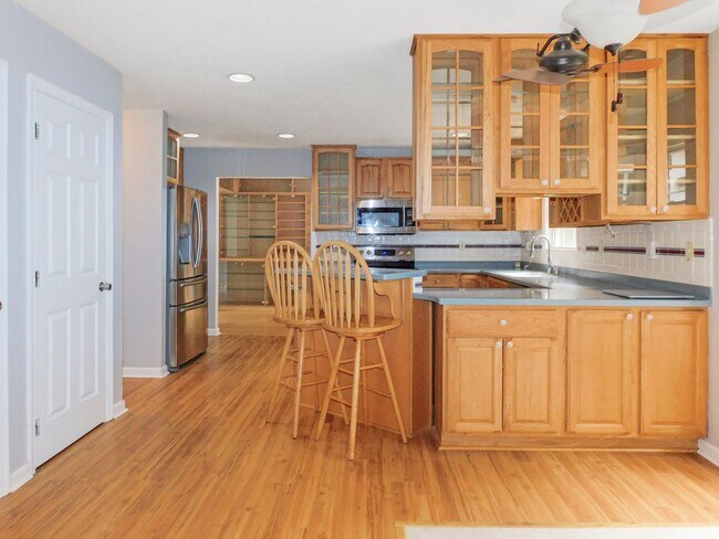 Building Photo - Colonial with Sunroom and Finished Basement