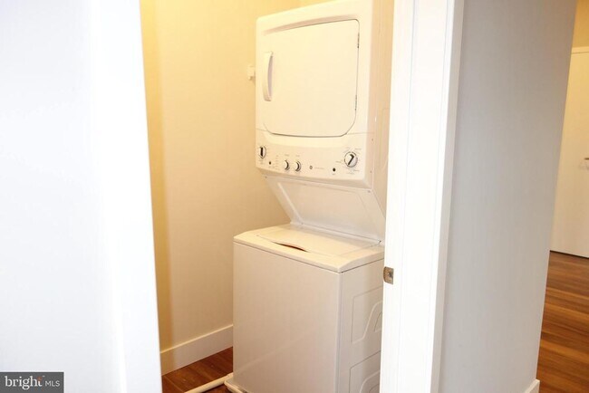 Foto del edificio - 228 S Mill Rd