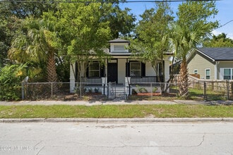 Building Photo - 1123 E 14th St