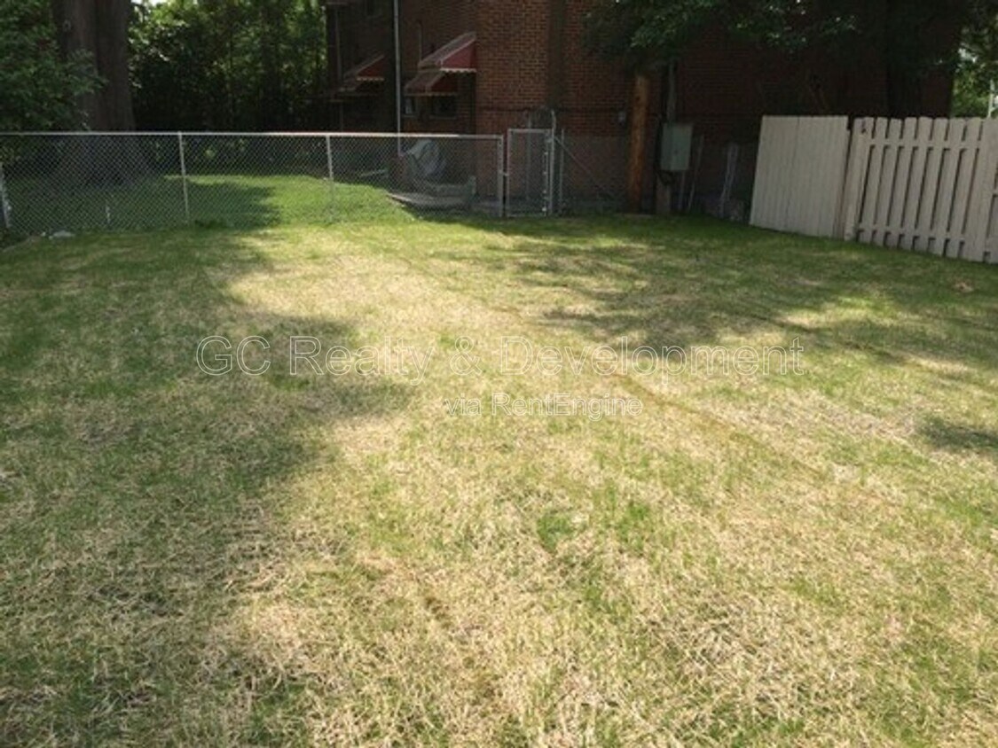 Foto del edificio - 9951 S Oglesby Ave