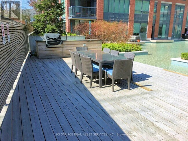 Photo du bâtiment - 7608 Yonge St