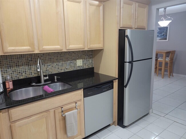 Foto del edificio - 1985 S Ocean Dr